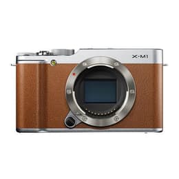 altro X-M1 - Marrone + Fujifilm Fujifilm XC 16-50mm F3.5-5.6 OIS + Fujifilm XC 50-230mm F4.5-6.7 OIS II f/3.5-5.6 + f/4.5-6.7