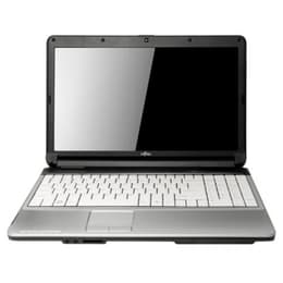 Fujitsu LifeBook A531 15" Core i3 2.3 GHz - SSD 256 GB - 4GB Tastiera Francese