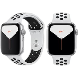 Apple Watch Series 5 (2019) GPS 44 mm - Alluminio Argento - Cinturino Nike Sport Bianco/Nero