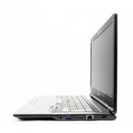 Fujitsu LifeBook E449 14" Core i3 2.2 GHz - SSD 256 GB - 16GB Tastiera Tedesco