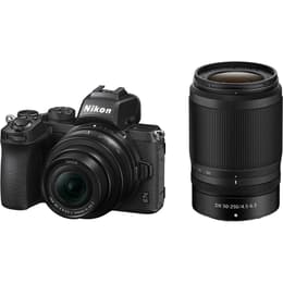 z 50 - Nero + Nikkor Nikkor DX 16-50 mm f/3.5-6.3 VR + Nikkor Z DX 50-250 mm f/4.5-6.3 VR f/3.5-6.3 + f/4.5-6.3