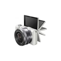 Alpha 5000 - Bianco + Sony Sony E PZ 16-50mm f/3.5-5.6 OSS f/3.5-5.6