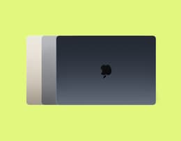 Vari modelli di MacBook Air (Serie 15’’, 2024, M3), serie 13’’, 2024, M3, Serie 5’’, 2023, modelli M2 di diversi colori. Chiusi e con il logo Apple in vista.