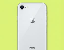 Infografica dell’iPhone 8 con evidenziate le principali specifiche tecniche: processore A11, display Retina HD 4,7”, fotocamera 12 MP, resistente al water splash.