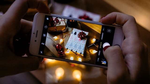 iPhone a meno di 400 euro per idee regalo di Natale
